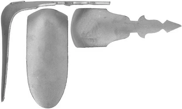 French Type D Buttplate, wax cast steelOverall length 4-7/8", width 1-15/16", comb 5"