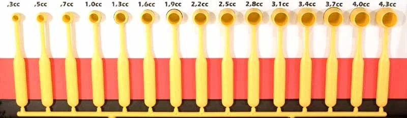 LEE Powder Measure Kit,15 graduated plastic powder dippers