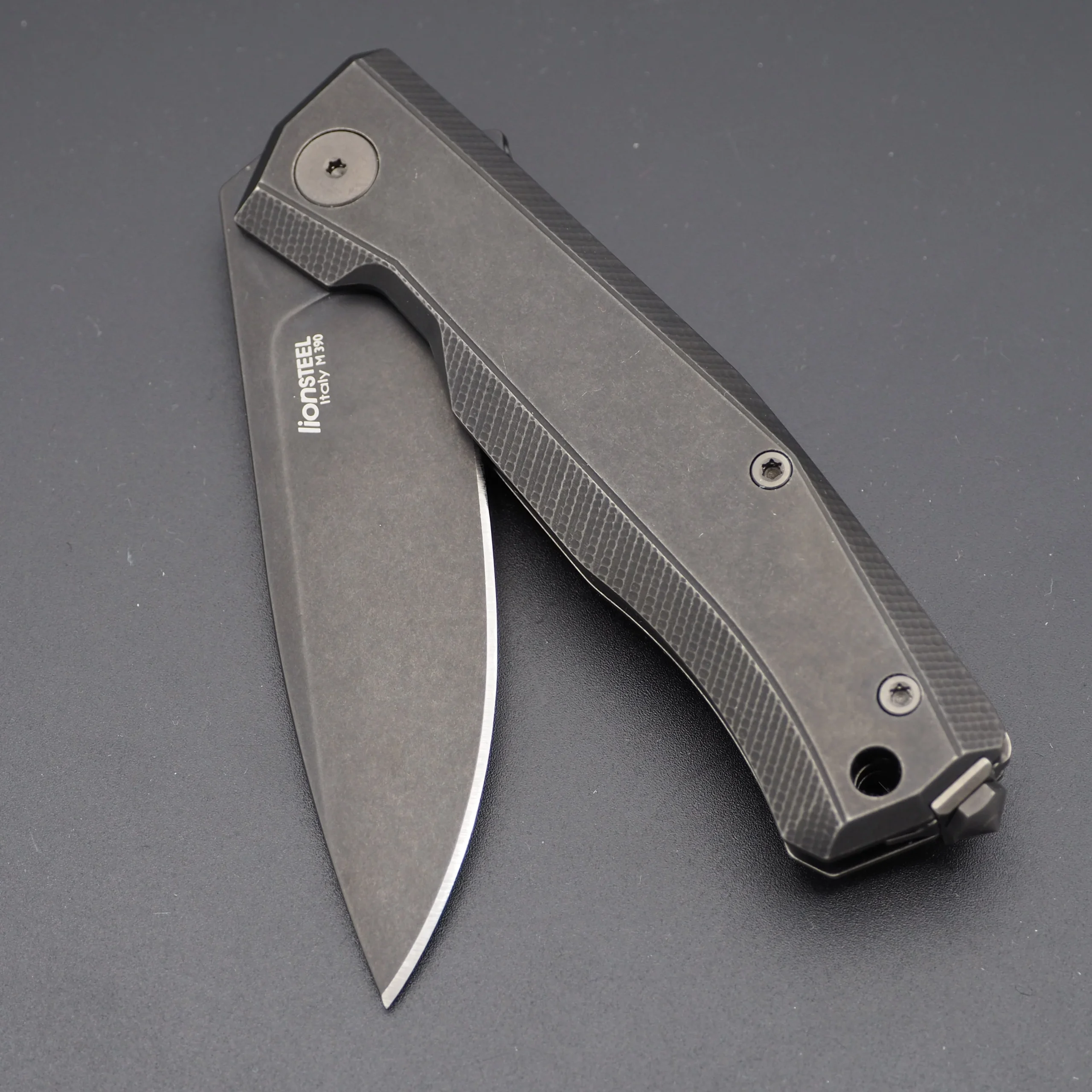 Lionsteel Myto: hi-tech EDC folding knife for all everyday activities – Full “Old Black” titanium