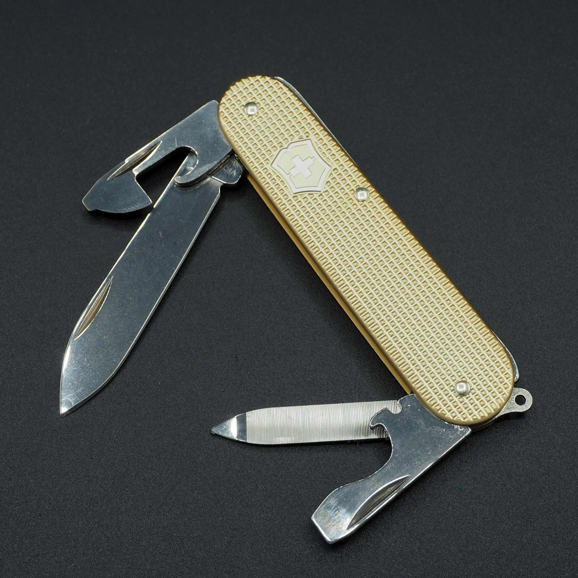 Victorinox Alox Limited Edition 2019 Cadet 84mm Gold/Champagne
