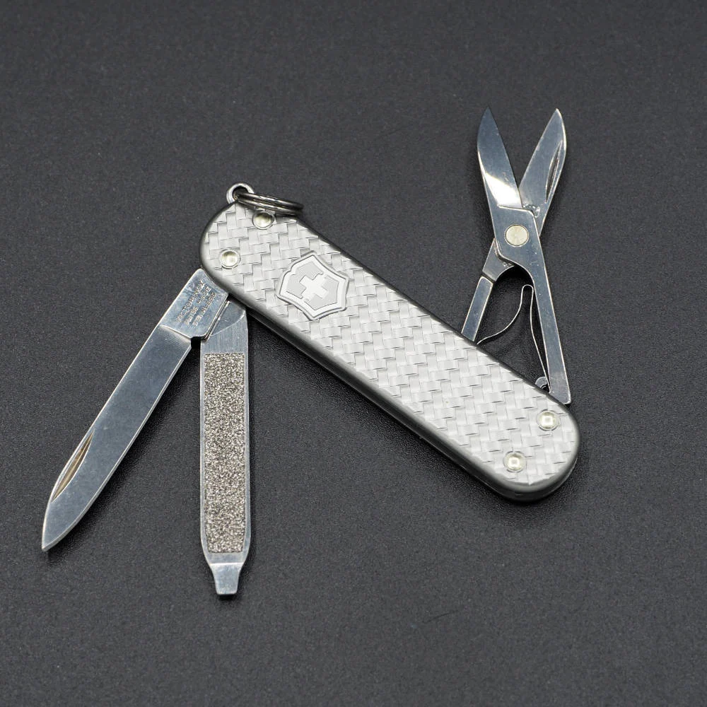 Victorinox Classic Precious Alox 58mm silver