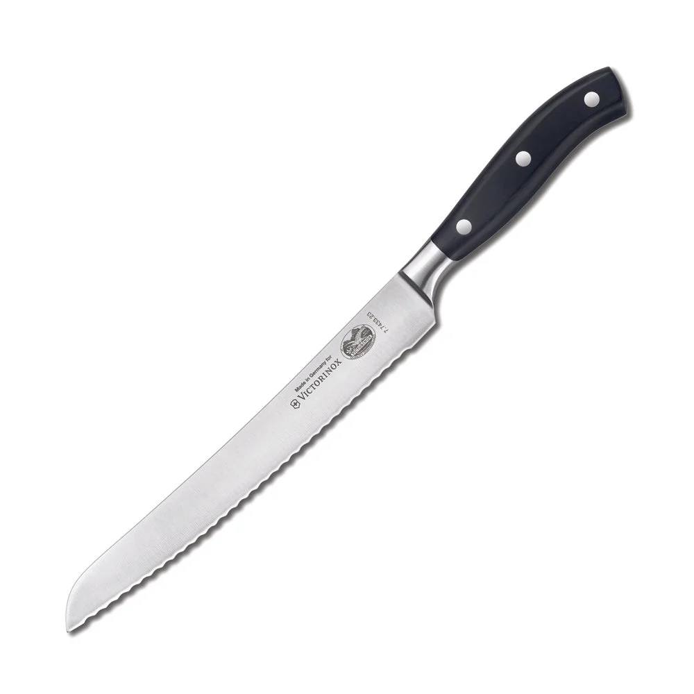 Victorinox Grand Maitre 9″ Bread Knife